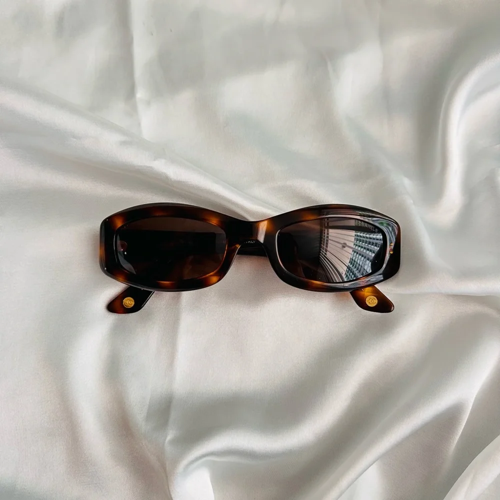 CHANEL sunglasses rich